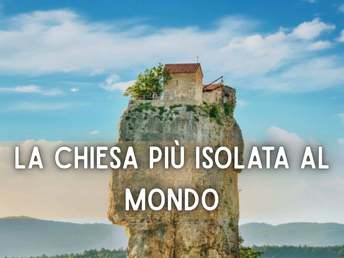 una chiesa su una roccia