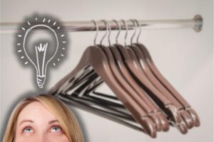 Non buttare le grucce dell’armadio che non usi più: le puoi riciclare così in modo creativo ed elegante