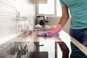 Ho scoperto un punto della mia cucina pieno di sporco e grasso: qui non ci avevo mai guardato