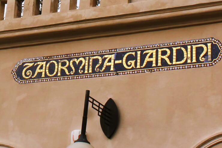 stazione ferroviaria taormina giardini