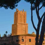 A Roma c’è una torre pendente come quella di Pisa: è la più antica della città, ma in pochi lo sanno